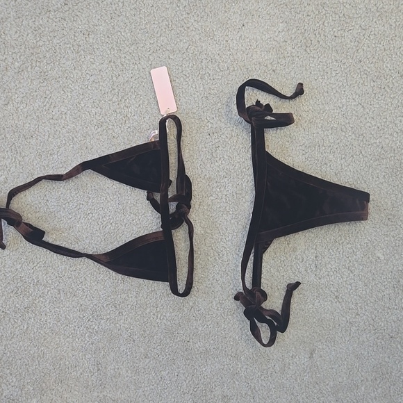 NWT Chloe Rose Revolve Sun Soaked Velvet Bikini Set In Bronze Size Small - Picture 2 of 15